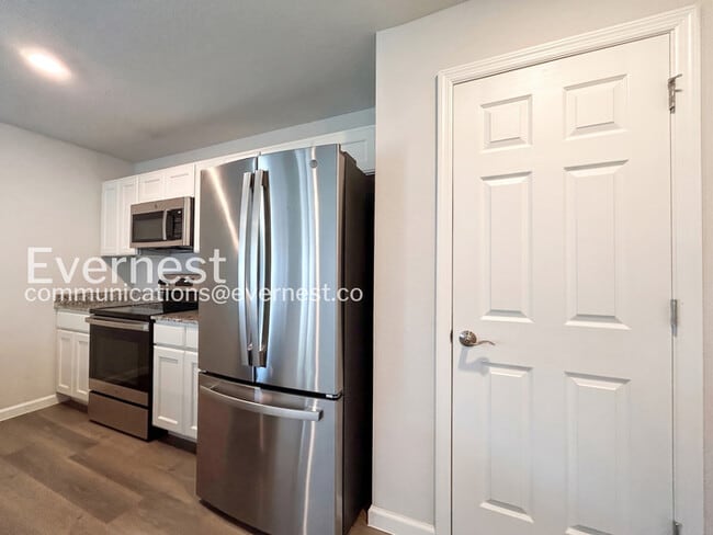 Building Photo - 4 Sea Ship Pl