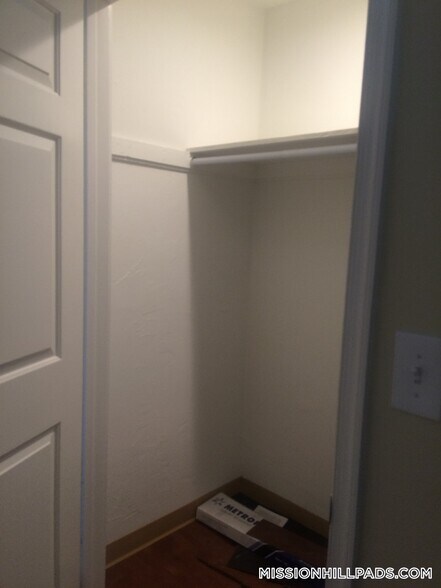 Building Photo - 13 Ruggles St