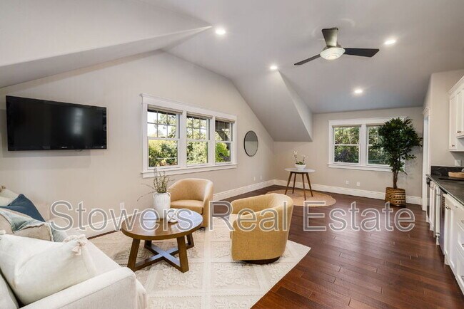 Building Photo - 775 Kirkcrest Rd