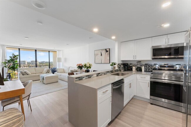 Building Photo - 1470 NE 123rd St