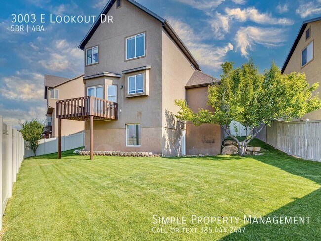 Building Photo - 3003 E Lookout Dr
