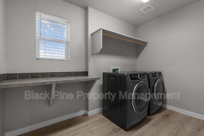 Building Photo - 11116 W Langit St