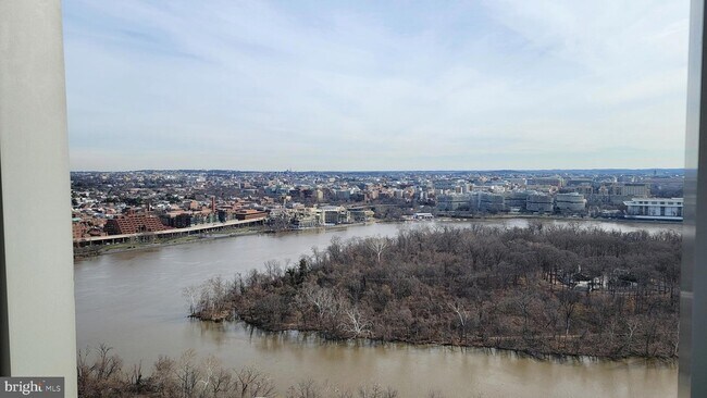 Building Photo - 1111 19th St N