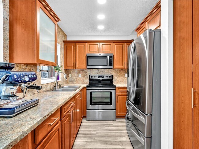 Building Photo - 7879 NW 193rd Ter