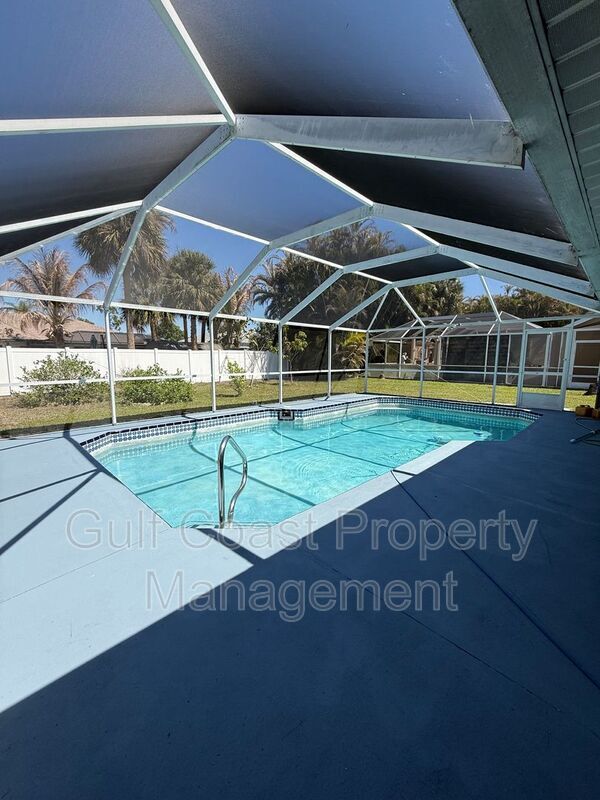 Building Photo - 2612 7th St W