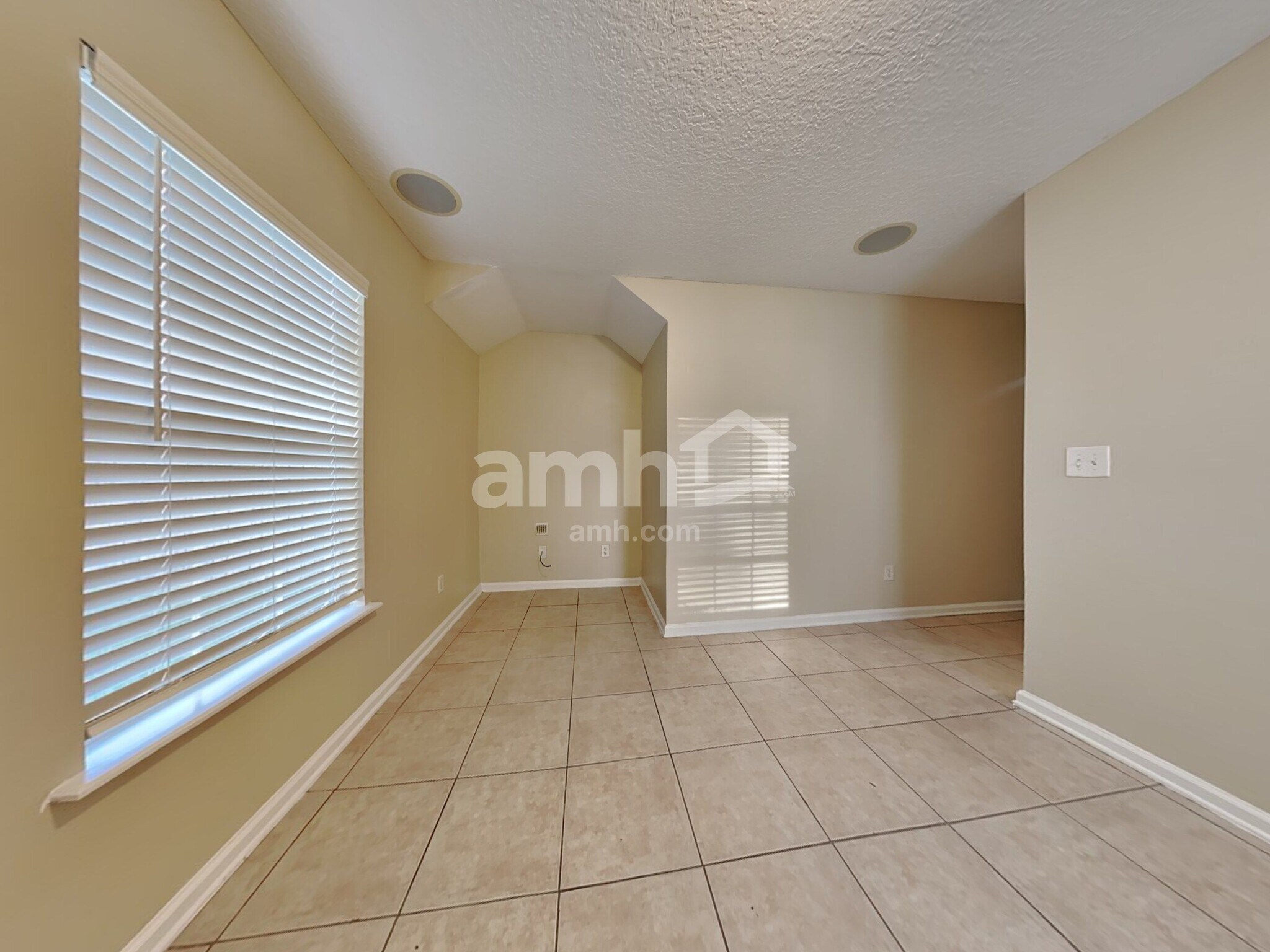 Building Photo - 9684 Hazel Lake Dr