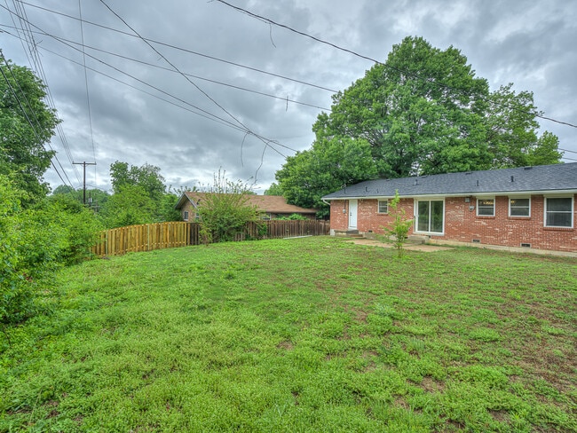 Building Photo - 4729 Baylor Dr