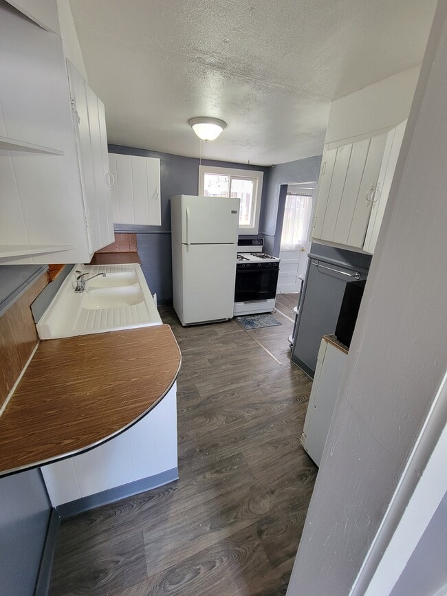 Building Photo - 202 Prospect St