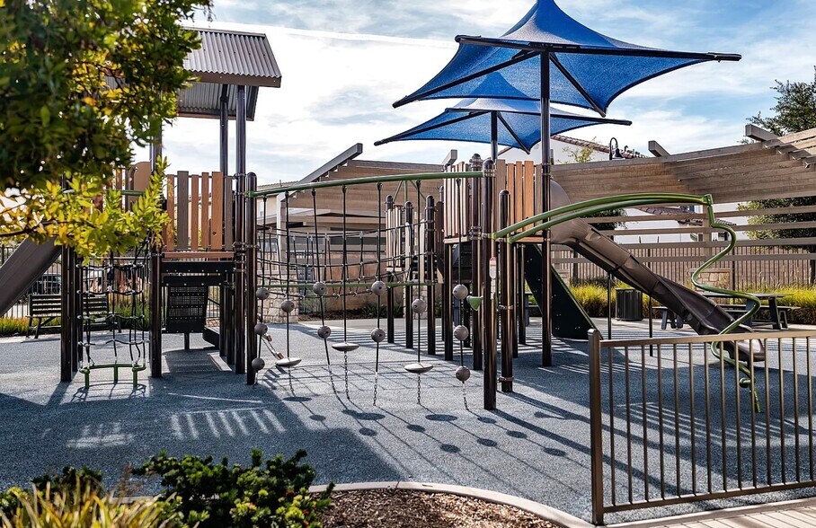 Building Photo - 32448 Toyon Rd
