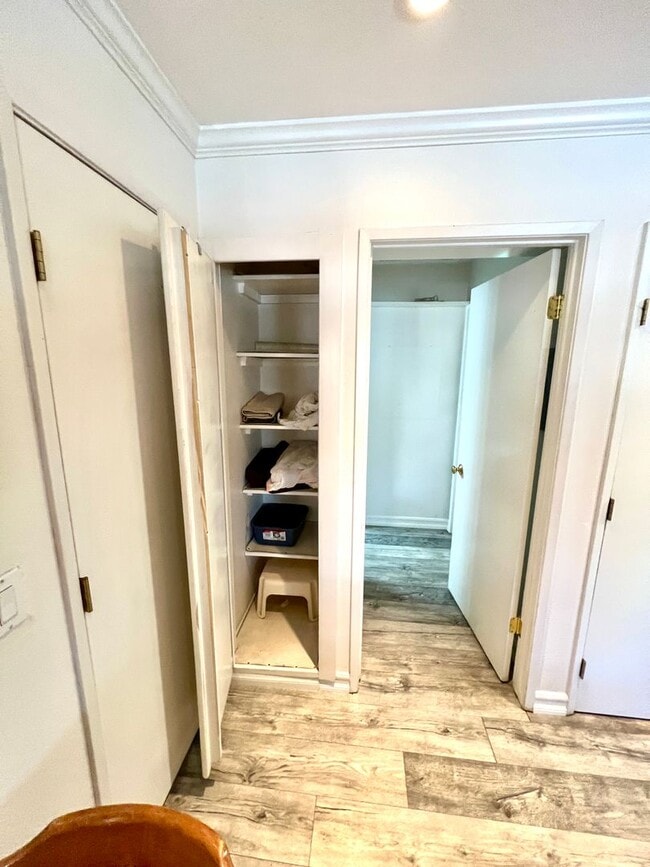 Building Photo - Fully Furnished 1-Bedroom Loft – Sierra Ma...