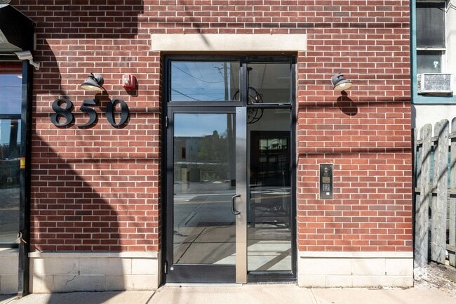 Building Photo - 850 Newark Ave