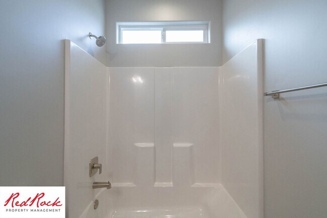 Building Photo - Beautiful 4-Bedroom 2.5 Bath with a 3 Car ...