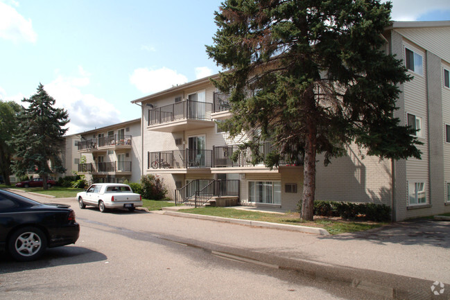 Building Photo - Lapeer Garden Apartments