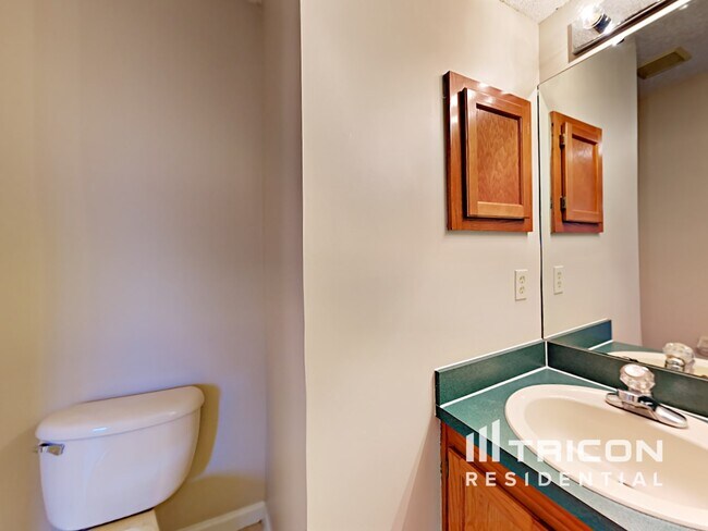 Building Photo - 2827 Tuscarora Tr