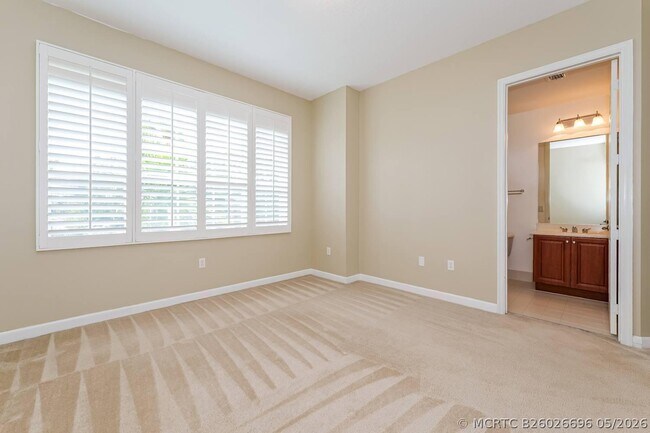 Building Photo - 2564 Gardens Pkwy