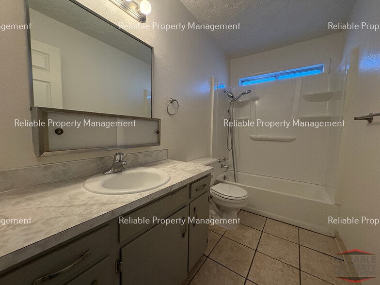 Building Photo - 1296 Blaine Ave