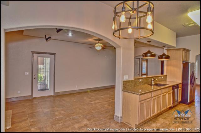 Building Photo - 3 bedroom in El Paso TX 79938