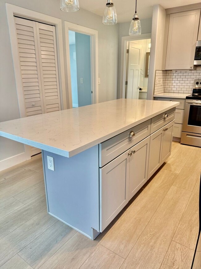 Building Photo - Cute Cottage