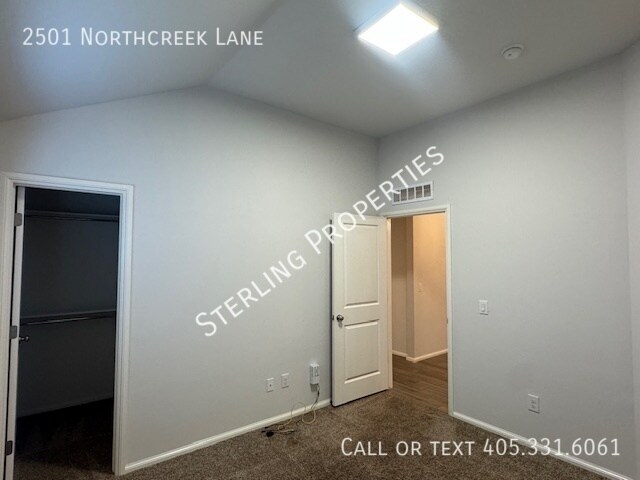 Building Photo - 2501 Northcreek Ln