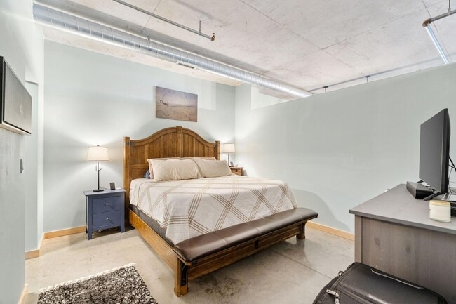 Building Photo - 720 N 4th St