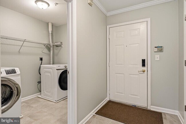 Building Photo - 9060 Gracious End Ct