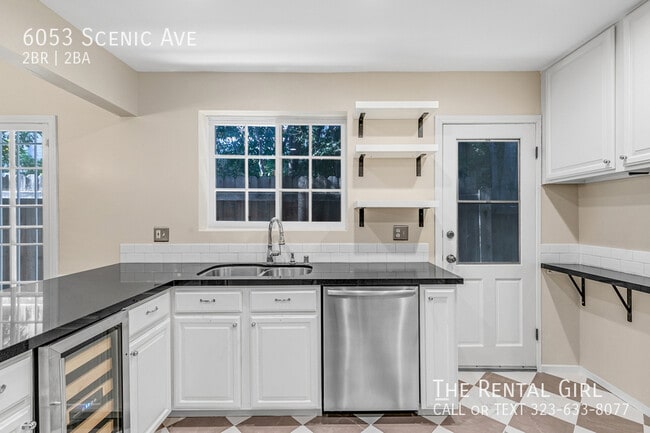 Building Photo - 6053 Scenic Ave