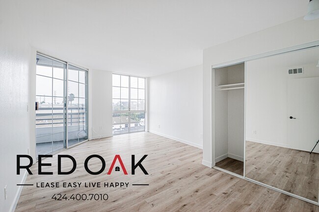 Building Photo - 4320 S Centinela Ave