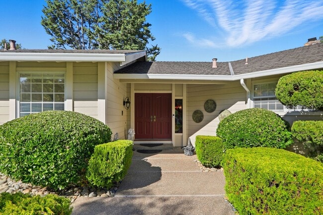 Building Photo - Stunning 3,488 Sq. Ft. Home with Pool & 3-Car Garage