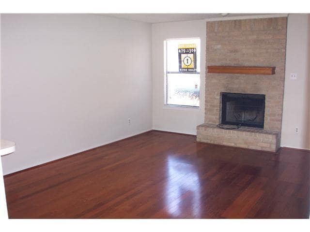 Primary Photo - 810 Banister Ln