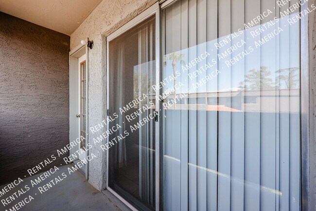 Building Photo - Check out this beautiful 2-bedroom, 2.5 ba...