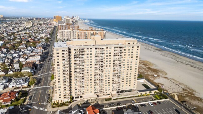 Building Photo - 5000 Boardwalk