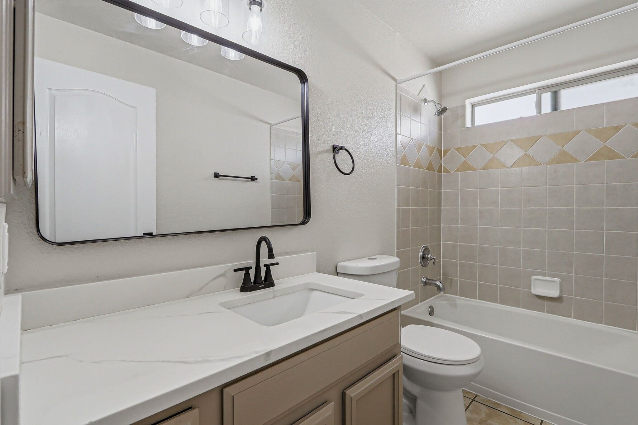 Building Photo - 3121 Tierra Paola Ln