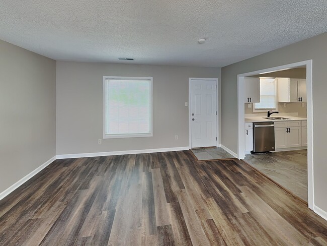 Building Photo - 1017 Hawkview Dr