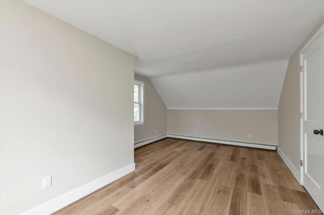 Building Photo - 10 Stratton Dr