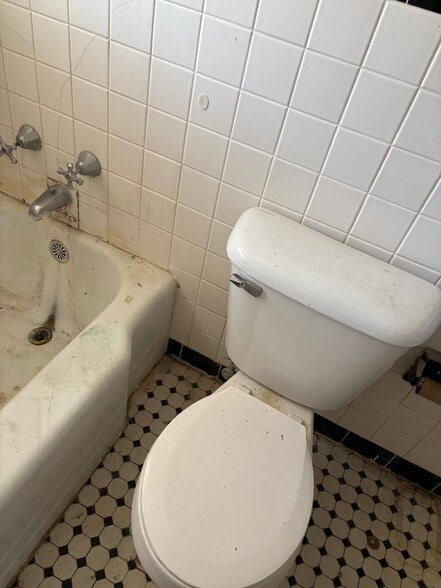 Building Photo - 8565 Lowell St