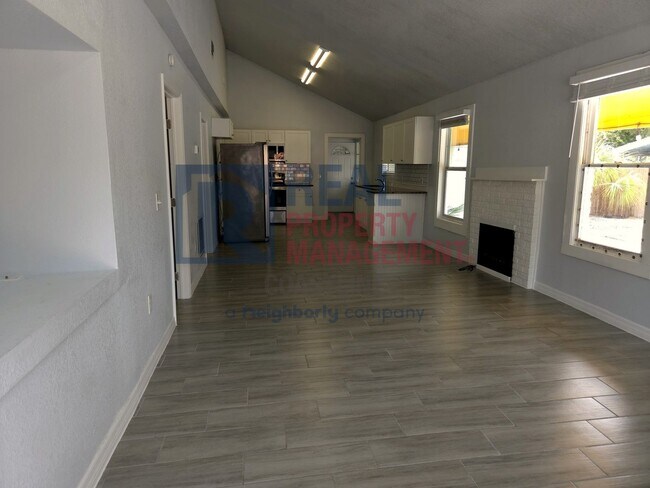 Building Photo - 1415 10th St W