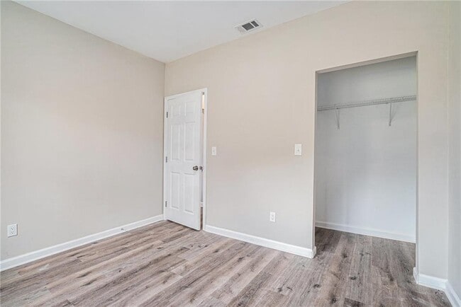 Building Photo - 345 Green Love Ln