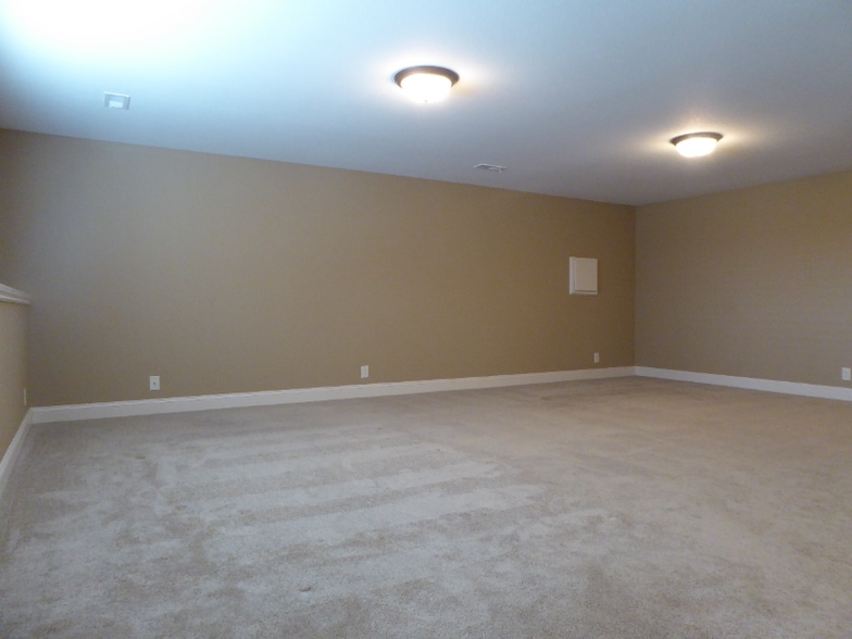 Building Photo - 5912 N Millsboro St