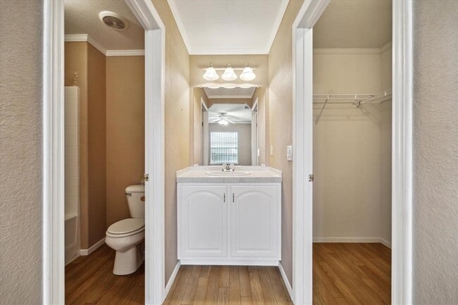 Building Photo - 10126 Summerberry Ln