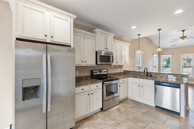 Building Photo - 157 Belle Chase Wy NE