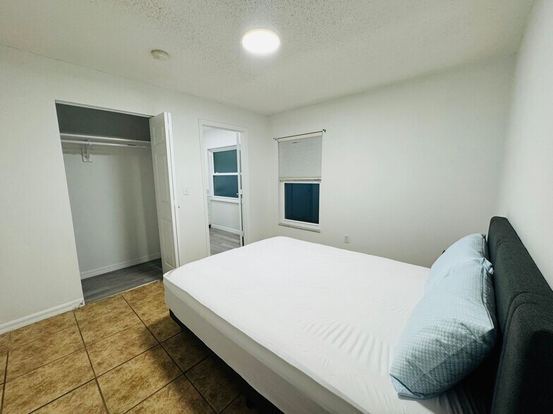 Private Master Room - 536 Cheshire Way