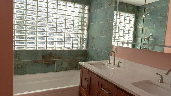 Building Photo - 207 GARDEN St