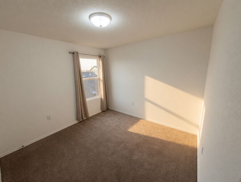 Building Photo - 11635 Existing Run