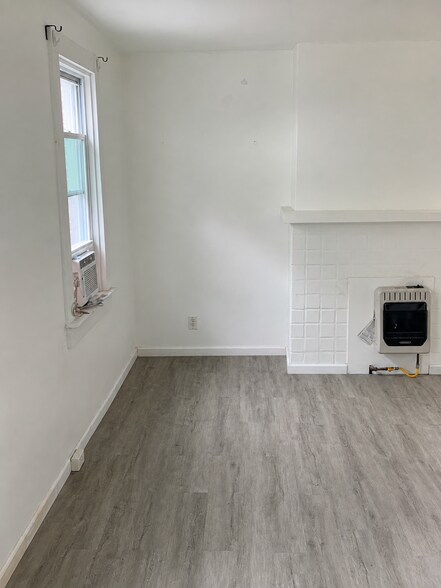 Building Photo - 705 Cherokee St