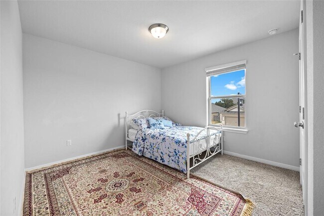 Building Photo - 128 McFarland St