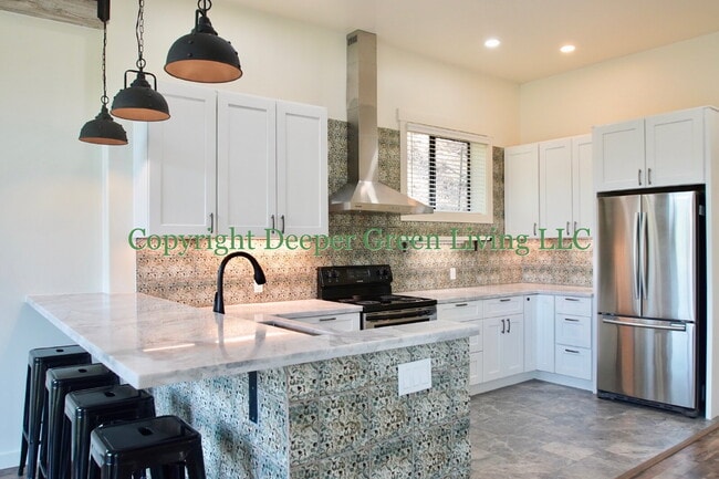 Building Photo - 2 Bedroom Woodacre Home with Views!