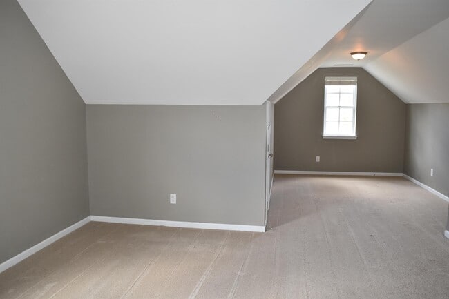 Building Photo - 2035 Golden Ridge Ln