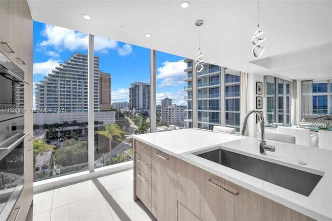 Building Photo - 151 N Seabreeze Blvd