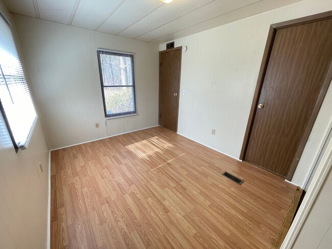 Building Photo - Two bedroom + Office mobile home in peacef...