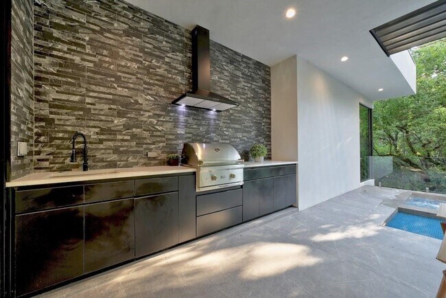 Building Photo - 3415 Rosefinch Trail